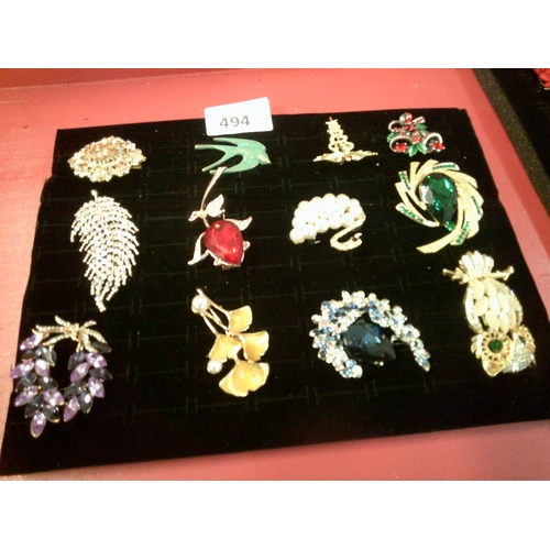 494 - Lot of Brooches