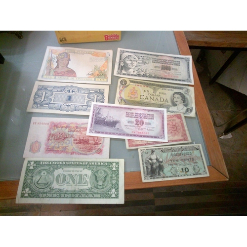 111 - Lot of Foreign Notes