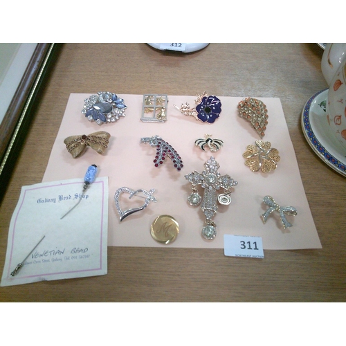 311 - Lot of Brooches