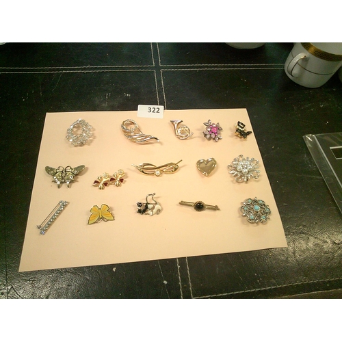 322 - Lot of Brooches (15)