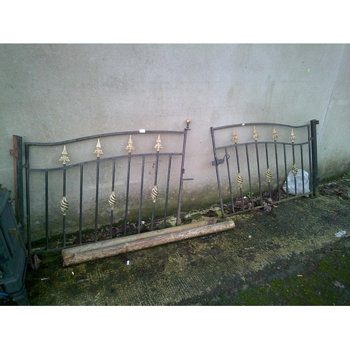 413 - Set of Gates (4ft each