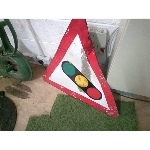 373 - Traffic Light Sign