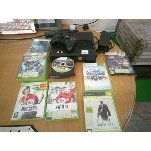 340 - XBOX 360 with 11 Games (pwo)