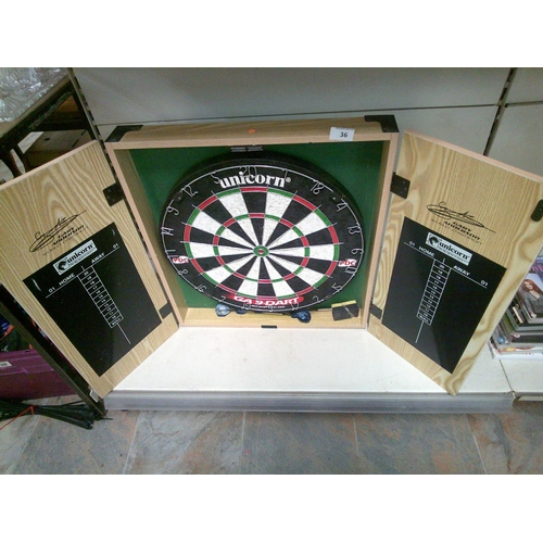 36 - Dartboard & Cabinet