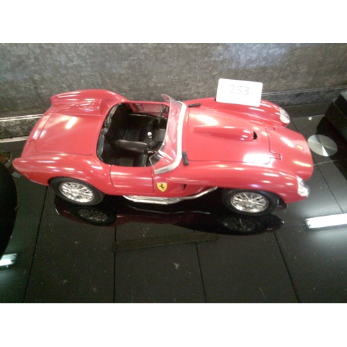 253 - Ferrari 250 Testa Rossa 1957 Model (1:18)