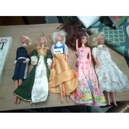 462 - Lot of Collectable Barbies (1966)