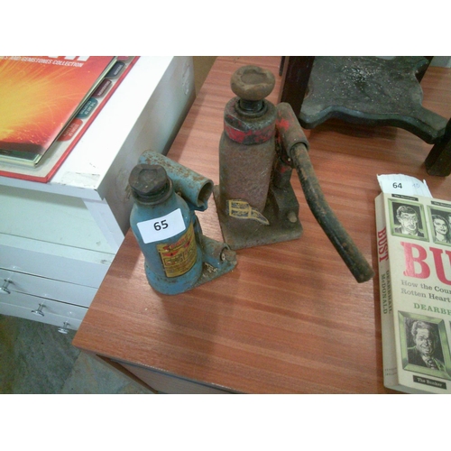 65 - 2 Bottle Jacks