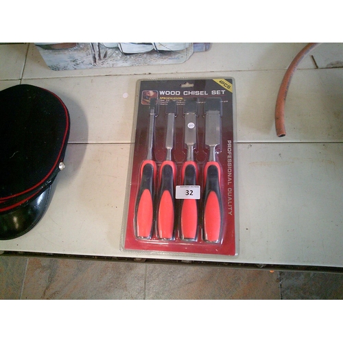 32 - New 4 Pce Wood Chisel Set