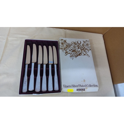 28 - Set of six Viners Silver Plated knives in original box. Features the Viners Sheffield Silver Plated ... 