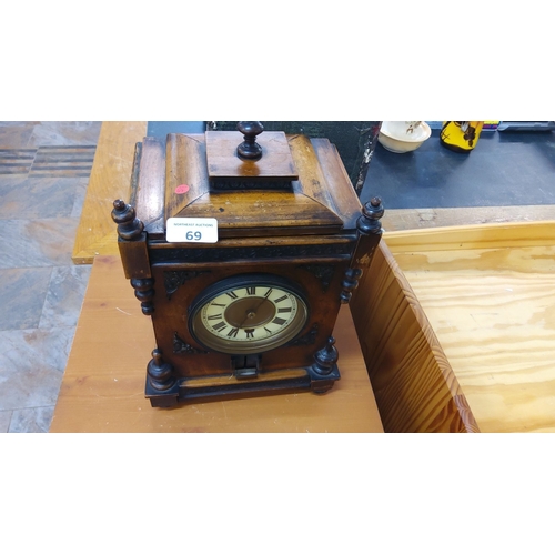 69 - Victorian Automatic Memorandum Clock in carved oak case, circa late 19th century. Features Roman num... 