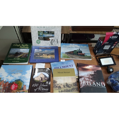 121 - Mixed lot containing ten books. Titles include 