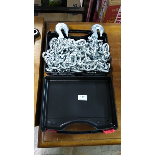 122 - Metal chain with two attached hooks, housed in a black plastic case.