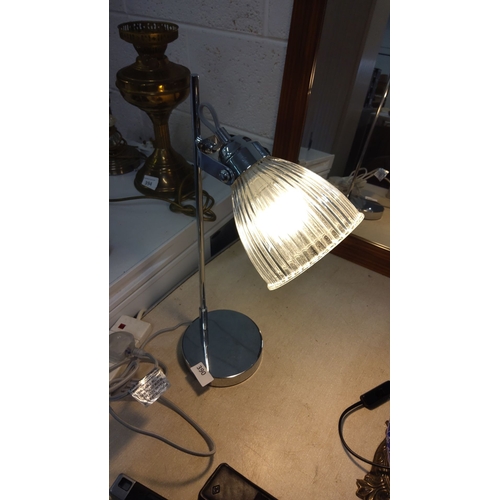 390 - Adjustable Desk Reading Lamp (pwo)