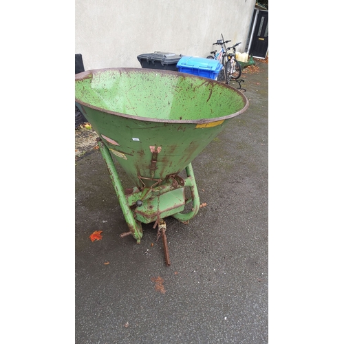 402 - Amazone 400 Green metal fertilizer spreader (untested)