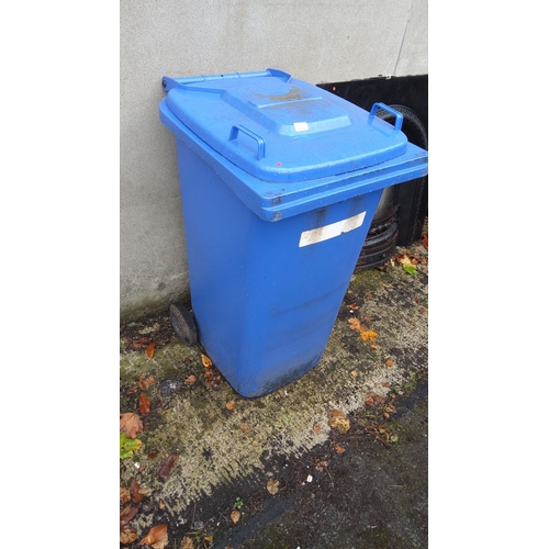 403 - Blue recycling bin