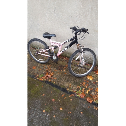 406 - Comanche Jeep mountain bike features a dual-suspension frame and multiple gears, equipped with rugge... 