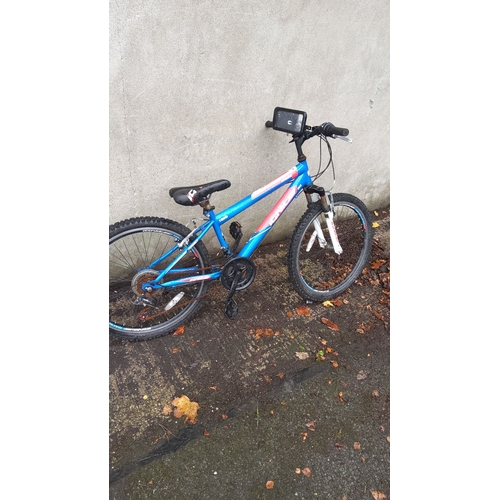 407 - Cyclone 18-speed mountain bike, blue and red frame, fitted with phone holder on handlebars.