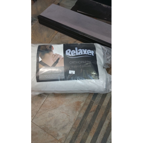 66 - Set of orthopaedic pillows