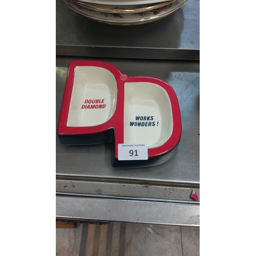 91 - Ceramic ashtray in red and white with 
