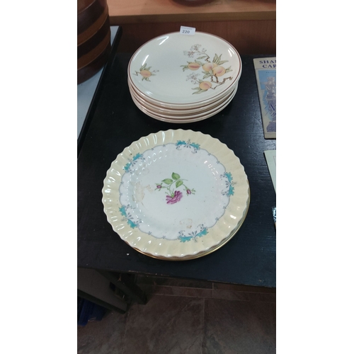 220 - Set of vintage wedgwood ceramic dinner plates x 7,2 Minton Plates & 1 Royal Doulton