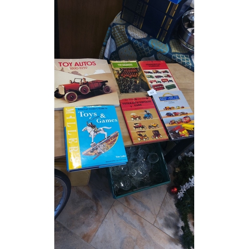313 - Collection of toy and vehicle books: 