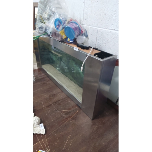 431 - Heavy Wall Aquarium with accessories