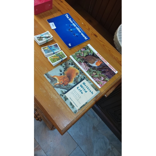 450 - Collection of vintage nature booklets and cigarette cards, including 
