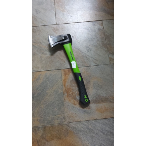 157 - Toolzone green-handled axe with ergonomic grip. Durable metal head and robust construction.