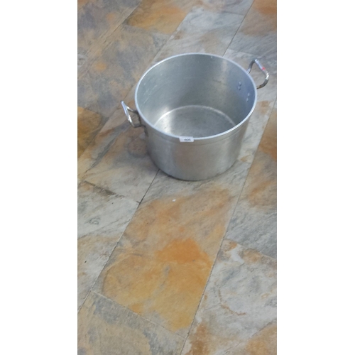 406 - Large aluminium saucepan