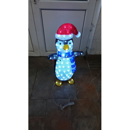 59 - Large LED Light up Penguin (pwo)