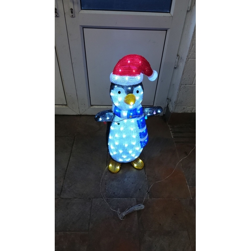 59 - Large LED Light up Penguin (pwo)