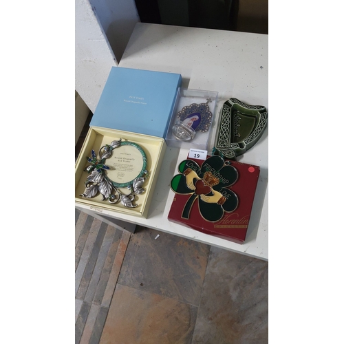 19 - Mixed lot includes Past Times dragonfly frame, Virgin Mary icon, Irish-themed wall plaques.