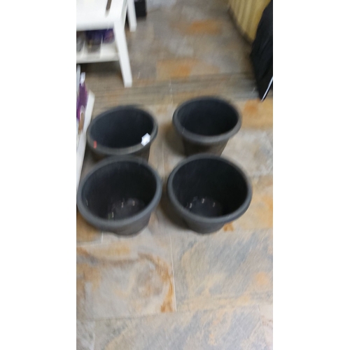 19 - 4 Large plastic planters