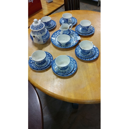 293 - Balmoral 1977 blue and white porcelain tea set by Broadhurst. Celebrates Queen's Silver Jubilee. Fea... 