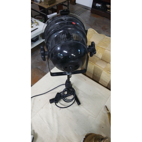 35 - Vintage theater spotlight, black metal, adjustable stand.(w)