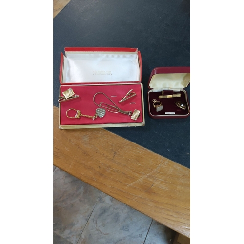 58 - Lot of gents gold tone jewellery