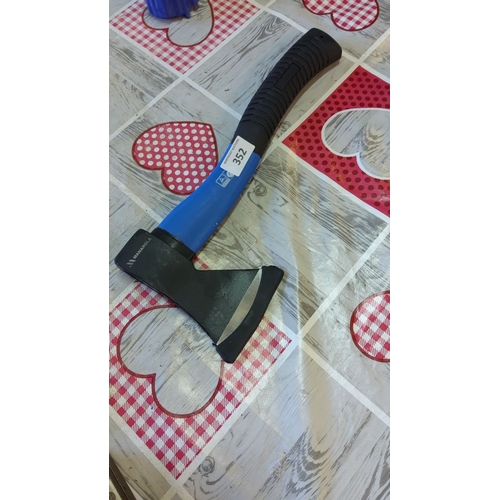 352 - Modern Manarola camping axe, featuring a durable steel blade and ergonomic rubber grip. Excellent co... 