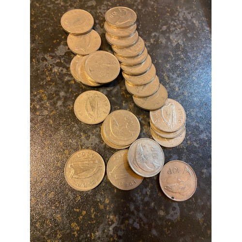 100A - Lot of Irish 10p coins from 1970s & 80s (25+)