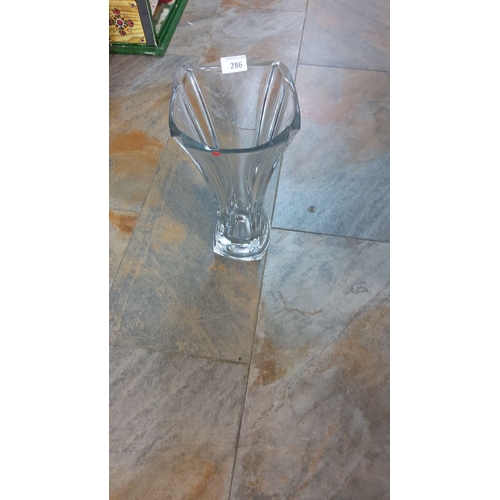 286 - Contemporary Galway crystal vase with a sculptural flared design, crafted from high-quality clear gl... 