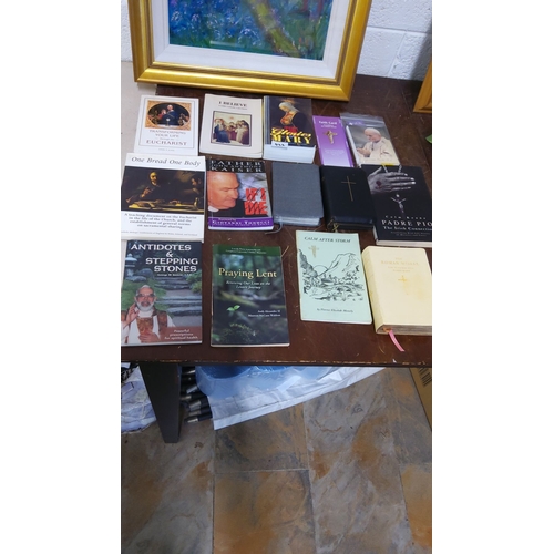 422 - Lot of religious books and ephemera