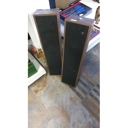 20 - Vintage pair of floor-standing church speakers with wood veneer cabinets and classic design with bla... 