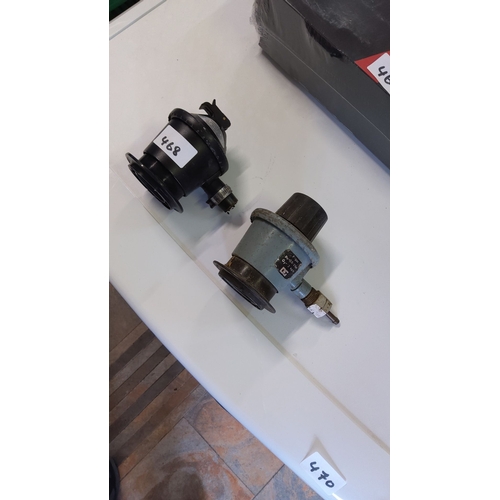 468 - 2 Gas Regulators