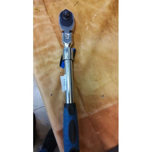 88 - Telescopic ratchet wrench with a comfortable rubber grip and adjustable head. Brand new with tag att... 