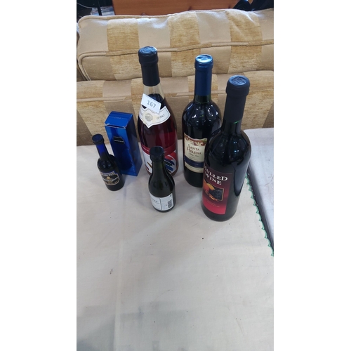 167 - Lot of assorted wines and spirits, including bottles of red and sparkling wine, Harveys Bristol Crea... 