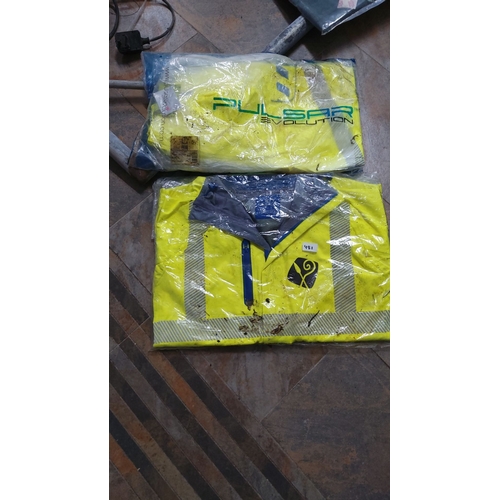 481 - Hi Vis weatherproof jacket(M) and Trousers(L)