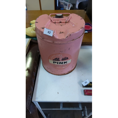 42 - Vintage Aladdin Pink paraffin fuel can. Metal construction with original branding, carrying handle, ... 