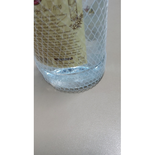 12 - Unopened 1-litre bottle of Finsbury London Dry Gin, 37.5 % ABV, presented in protective net sleeve.