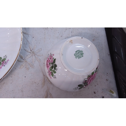 170 - Royal Grafton bone china 21 pce teaset, decorated with pink rose sprays and gilt rims.