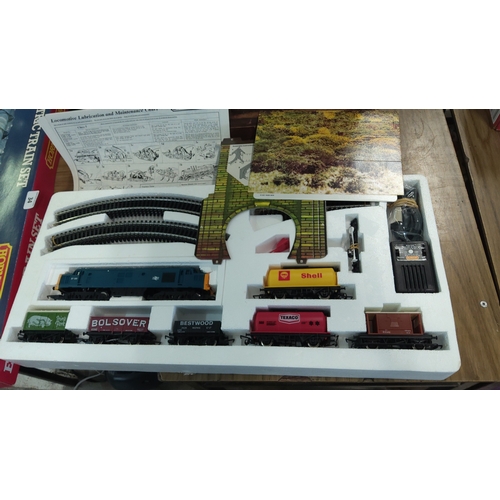 34 - Hornby Railways Electric Train Set, OO gauge, comprising a British Rail diesel locomotive with assor... 