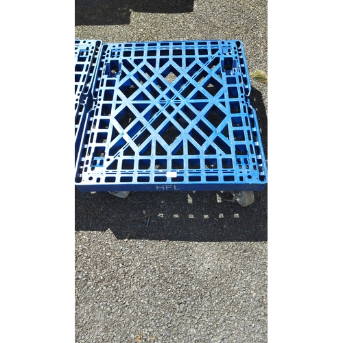 484 - Industrial plastic dolly on castors